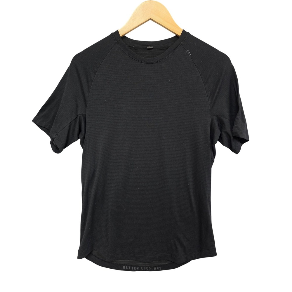 Lululemon Metal Vent Tech Short Sleeve Men M Black Active Gym Workout Tee EUC